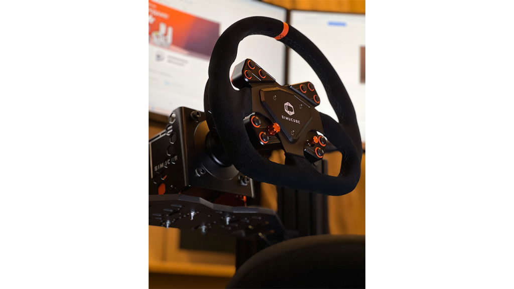 Два мира: как мы создали автосимулятор и авиасимулятор для одной семьи